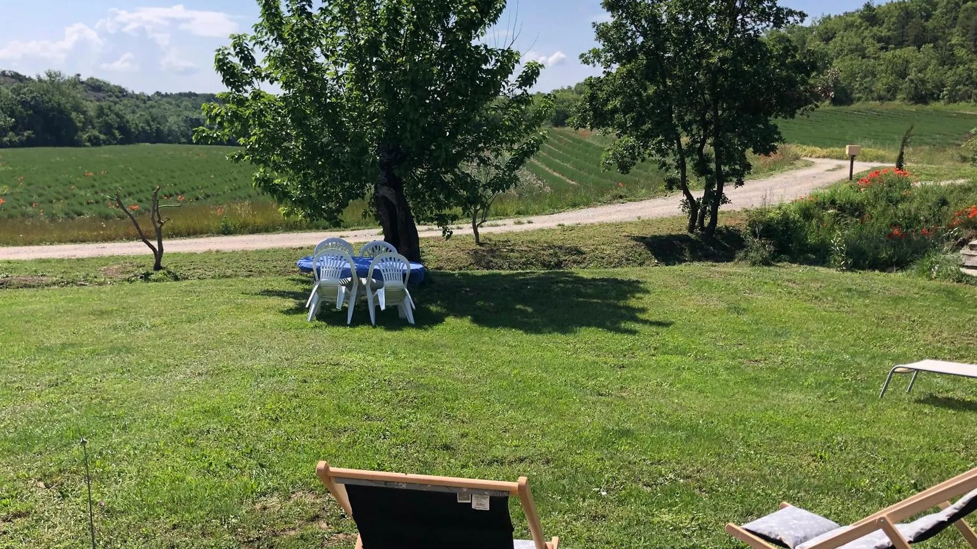 Holiday home Charmante Maisonnette Au Calme Pierrerue